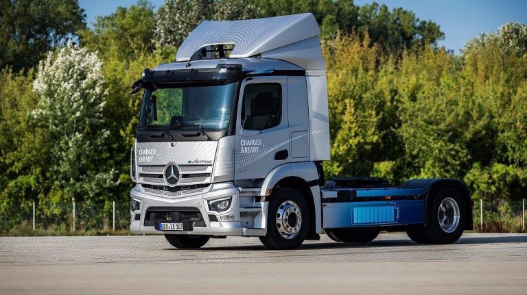 Daimler Truck stellt E-Lkw für Fernverkehr vor